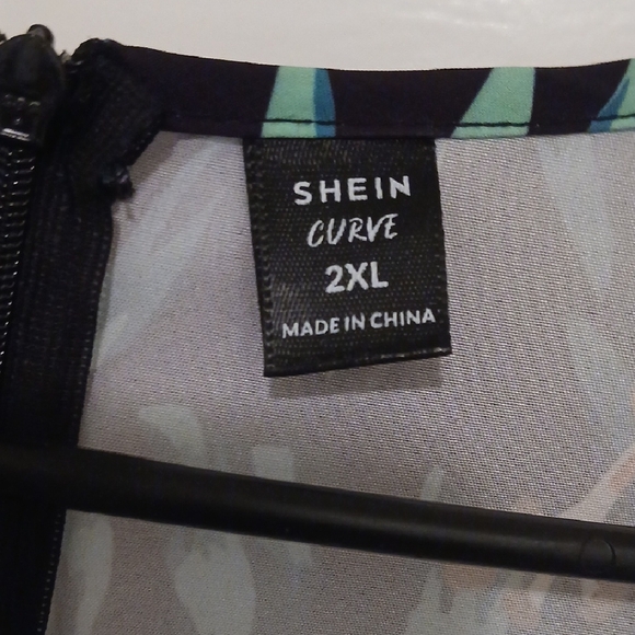 SHEIN Curve 2XL Dress with Blue and Green Pattern - Picture 2 of 5